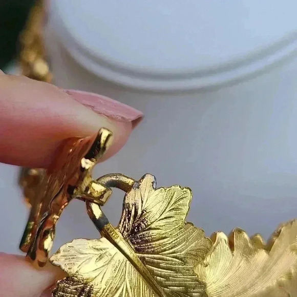 Vintage Napier leaves Gold-toned necklace - Picture 15 of 16